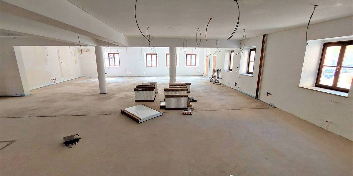 Gewerbeobjekt Weiden in der Oberpfalz Weiden - 5 Zimmer, 320 m&sup2;, 3.800&euro; | Angebot:25769874