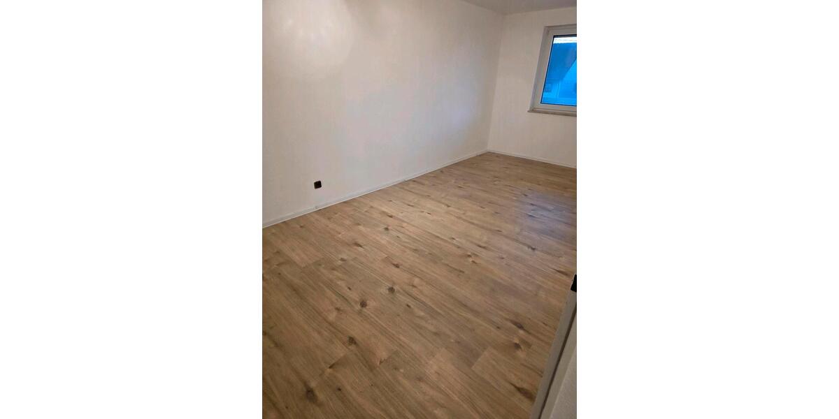 Etagenwohnung Wallerfangen - 4.5 Zimmer, 182 m&sup2;, 1.035&euro; | Angebot:25279550