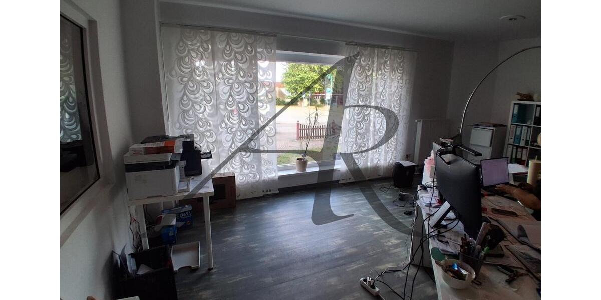 Gewerbeeinheit - Büro, Praxis im Erdgeschoss mit eigenem Eingang im Herzen der Stadt zimmer