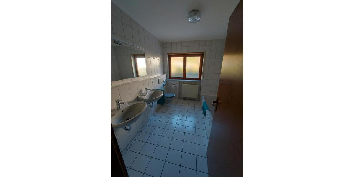 Erdgeschoßwohnung Hohberg - 4 Zimmer, 113 m&sup2;, 1.150&euro; | Angebot:24398233