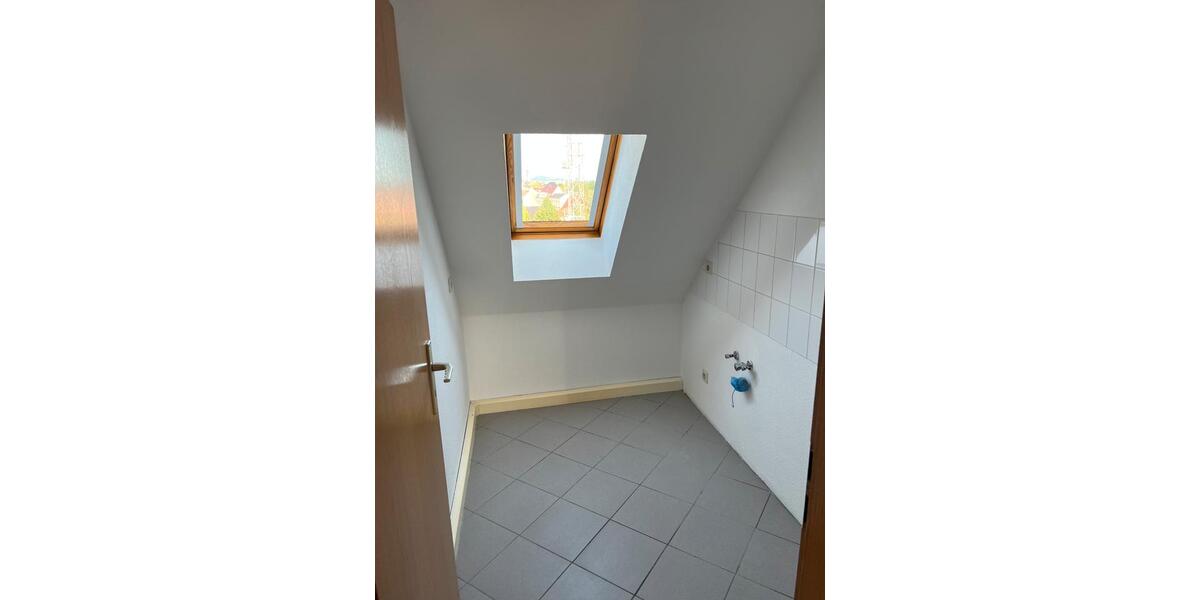 Dachgeschoßwohnung Zittau - 4 Zimmer, 94 m&sup2;, 420&euro; | Angebot:24454557