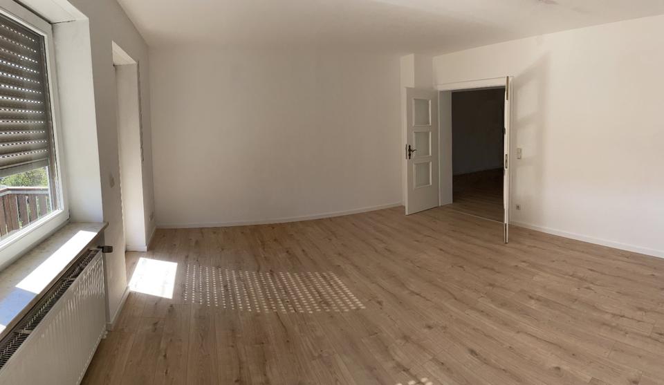 Helle, komplett renovierte 3-Zimmer-Wohnung in Grafenwiesen 3 zimmer