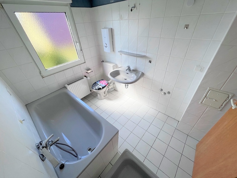 Helle Dachgeschoßwohnung * Balkon *Stellplatz