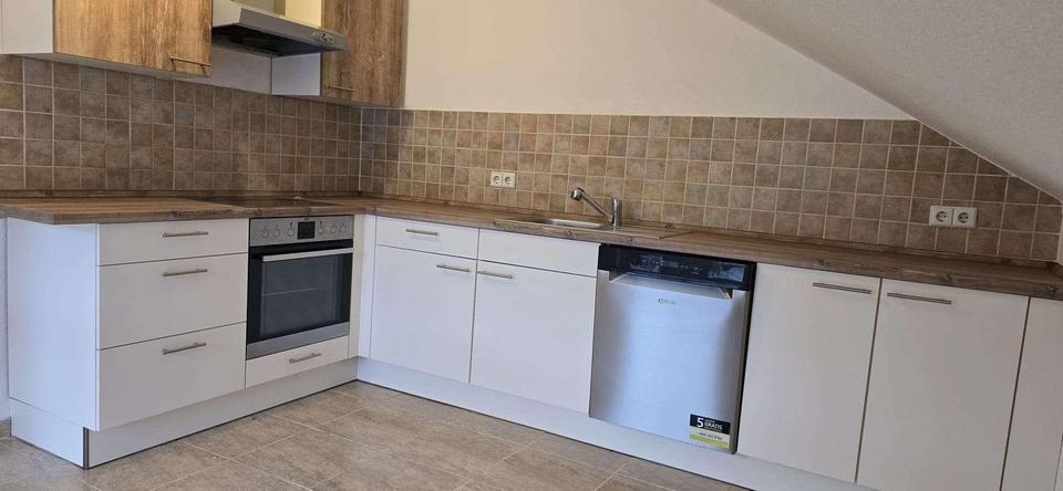 Dachgeschoßwohnung Langgöns - 3 Zimmer, 120 m&sup2;, 950&euro; | Angebot:26646129