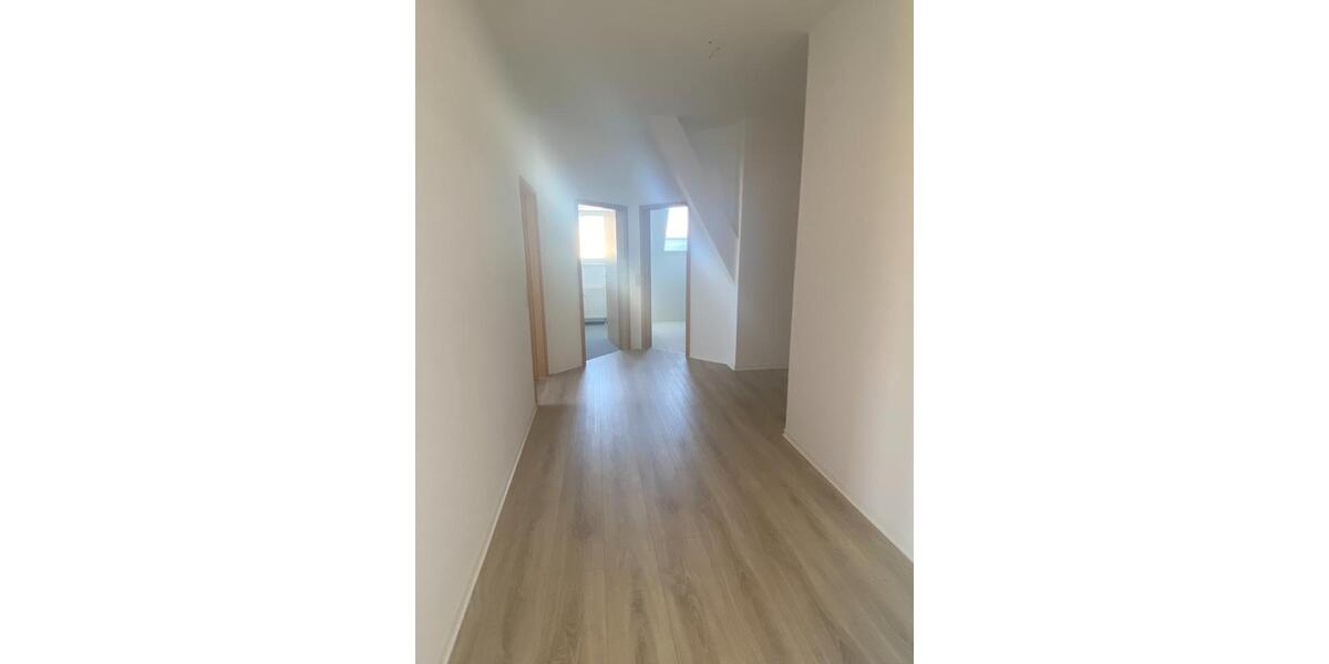 Dachgeschoßwohnung Staßfurt - 2 Zimmer, 94 m&sup2;, 650&euro; | Angebot:24587336