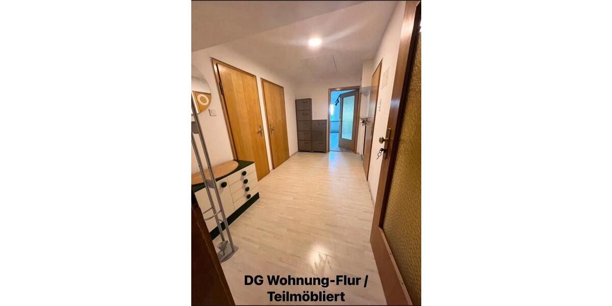 Dachgeschoßwohnung Neustadt bei Coburg - 4.5 Zimmer, 87 m&sup2;, 690&euro; | Angebot:25879216