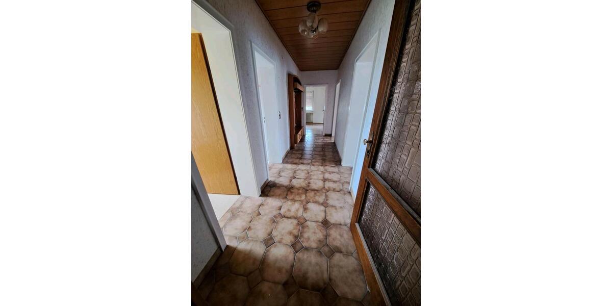 Erdgeschoßwohnung Bad Hersfeld - 4 Zimmer, 83 m&sup2;, 650&euro; | Angebot:25613815