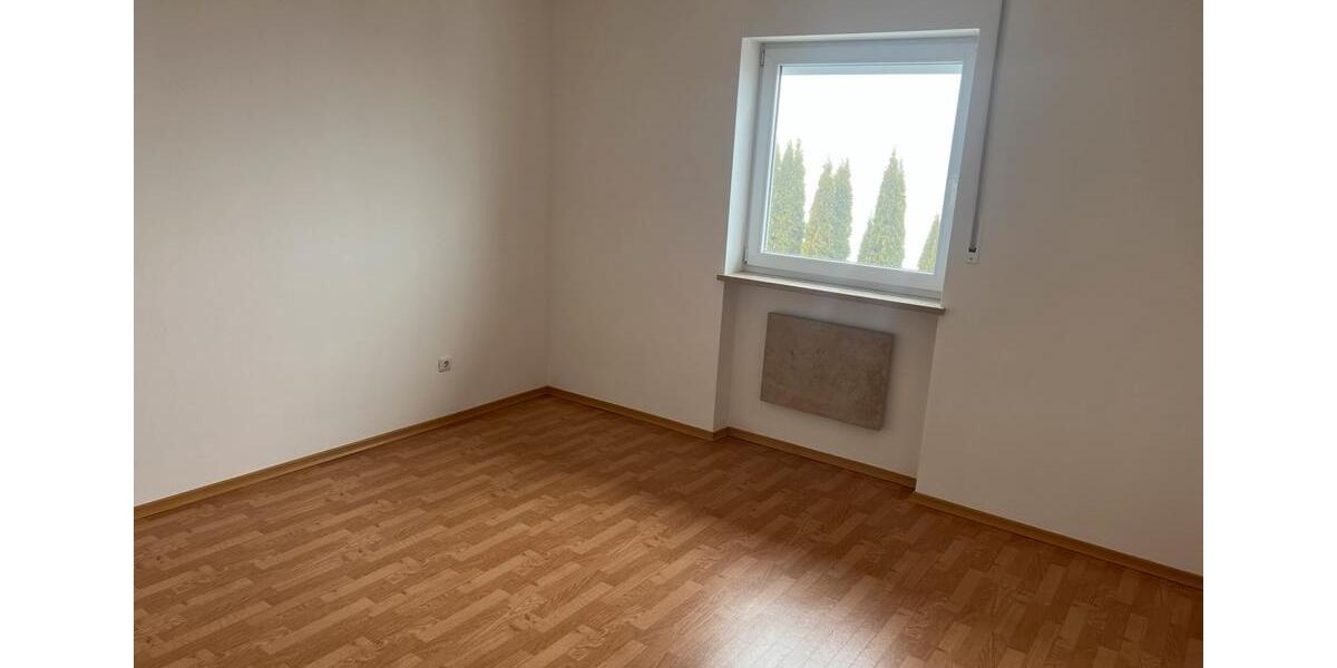 Etagenwohnung Fürstenstein - 3 Zimmer, 95 m&sup2;, 700&euro; | Angebot:24819467