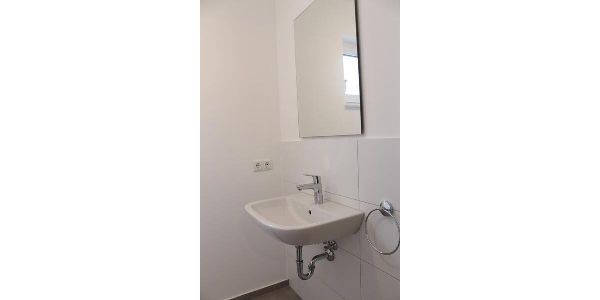 Erdgeschoßwohnung Blomberg - 3 Zimmer, 102 m&sup2;, 1.090&euro; | Angebot:26195765