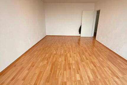 Großes WG Zimmer mit Balkon zimmer