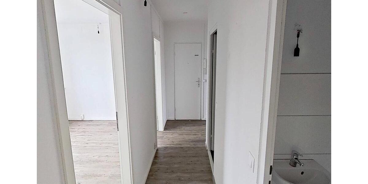 Etagenwohnung Celle - 3 Zimmer, 83 m&sup2;, 699&euro; | Angebot:25807693