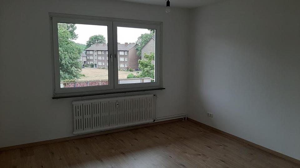 Etagenwohnung Moers - 3.5 Zimmer, 68 m&sup2;, 649&euro; | Angebot:26551661