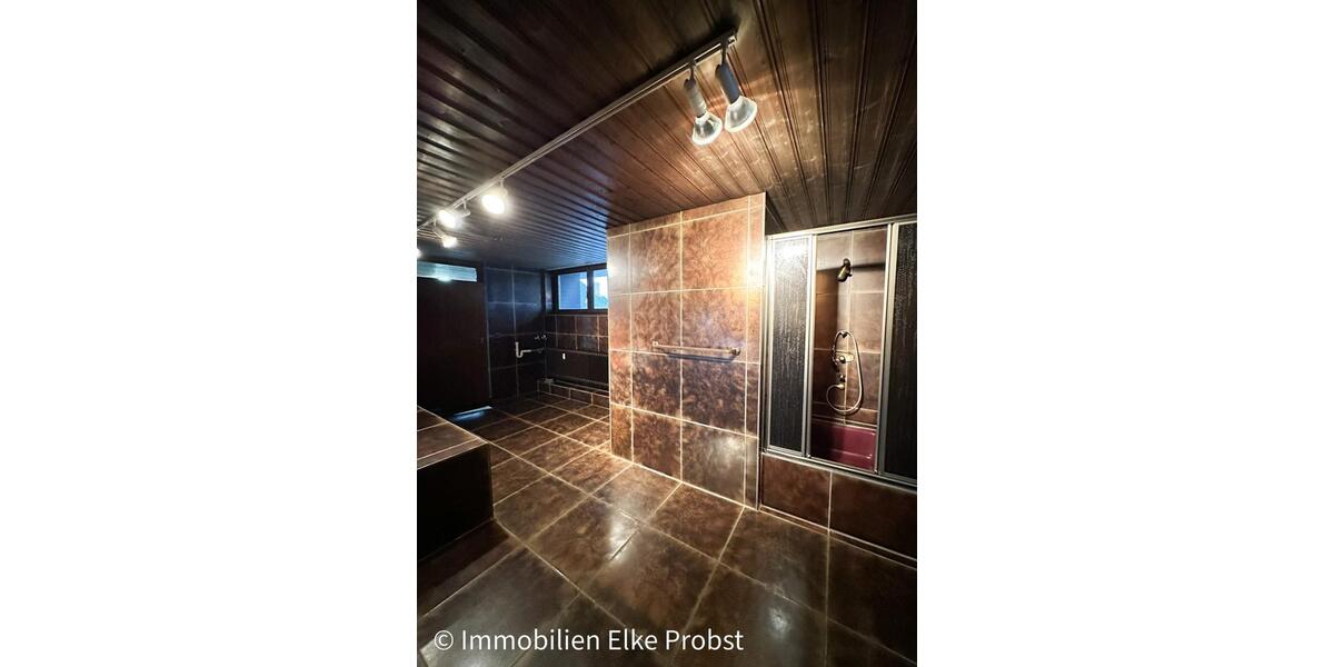 Einfamilienhaus Waldmünchen - 2 Zimmer, 160 m&sup2;, 650&euro; | Angebot:23499011