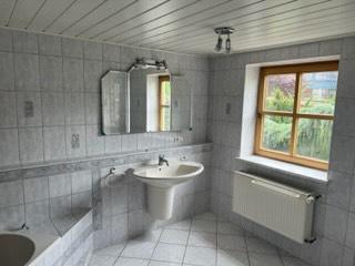 Erdgeschoßwohnung Schwandorf - 3 Zimmer, 108 m&sup2;, 1.200&euro; | Angebot:24837363