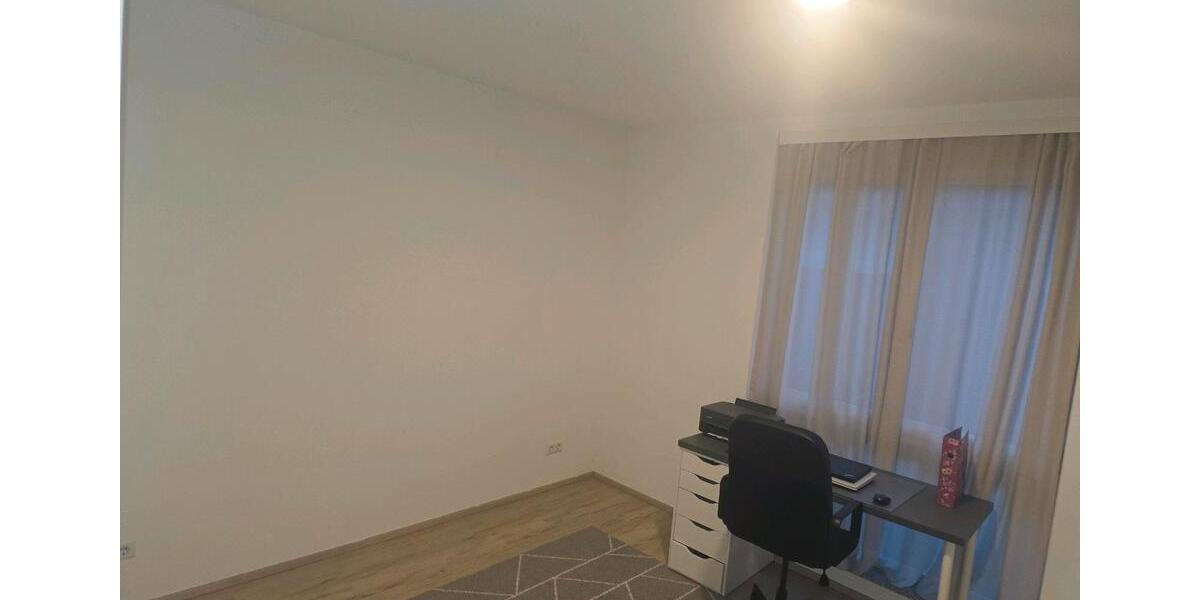 Etagenwohnung Lahr (Schwarzwald) - 3 Zimmer, 108 m&sup2;, 1.270&euro; | Angebot:26407601
