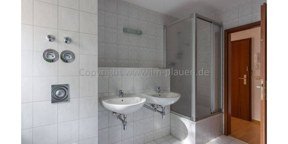 Etagenwohnung Plauen Stadtmitte - 3 Zimmer, 72 m&sup2;, 375&euro; | Angebot:26451699