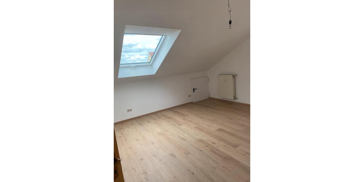 Dachgeschoßwohnung Kaufbeuren - 4 Zimmer, 115 m&sup2;, 1.150&euro; | Angebot:26618031