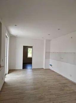 Dachgeschoßwohnung Schönefeld - 4 Zimmer, 135 m&sup2;, 1.486&euro; | Angebot:26060398