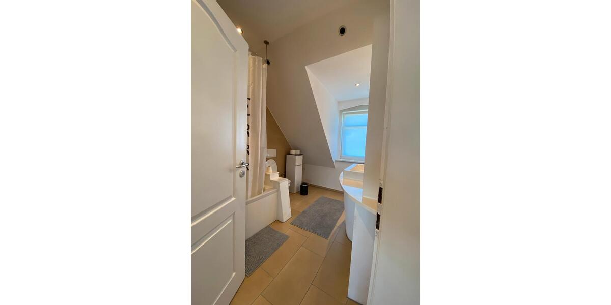 Dachgeschoßwohnung Ellerau - 3 Zimmer, 90 m&sup2;, 1.800&euro; | Angebot:25158226