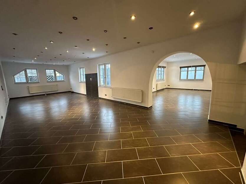 Wohnung zum Mieten in Engelskirchen 1.500 € 300 m²