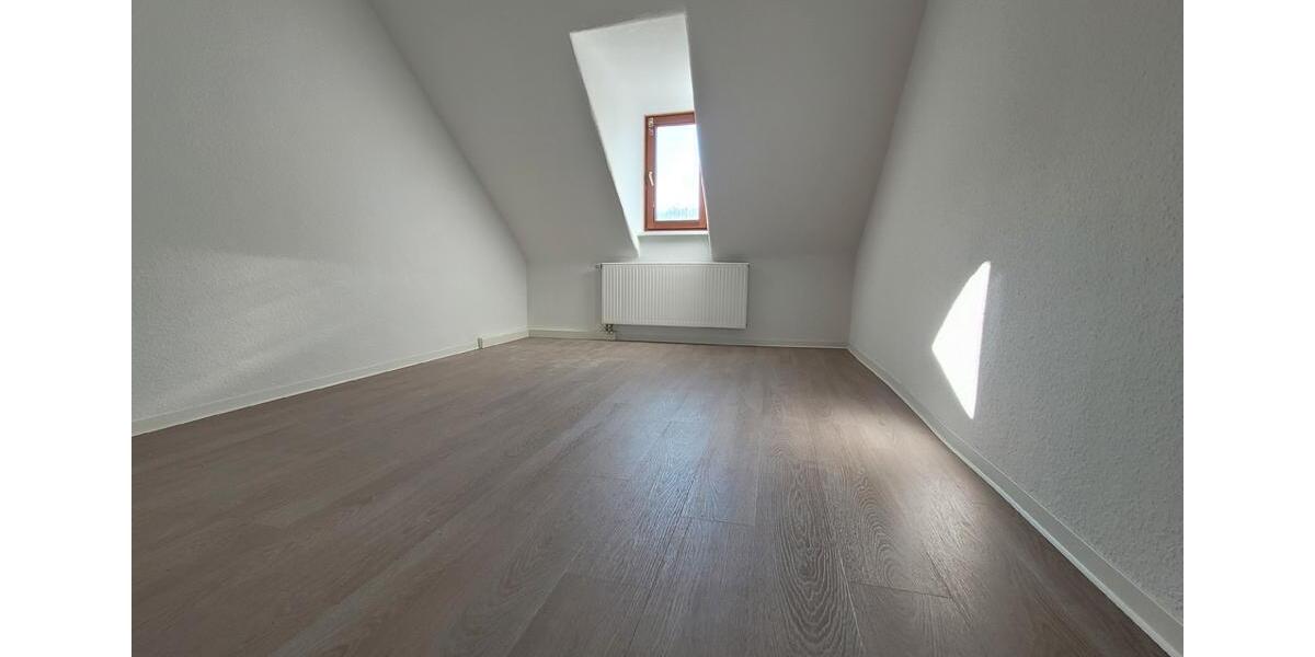 Dachgeschoßwohnung Waltershausen - 3 Zimmer, 77 m&sup2;, 480&euro; | Angebot:24596017