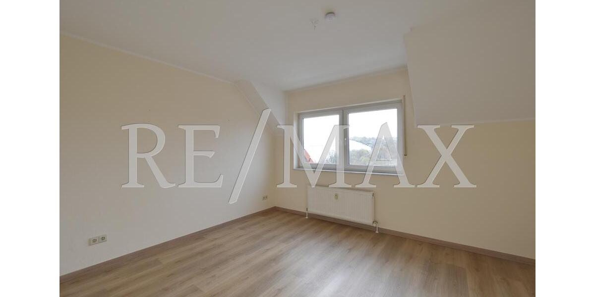 In schöner Idsteiner Lage: Helle 3-Zimmer-Wohnung mit Balkon, Terrasse und Parkmöglichkeit 3 zimmer