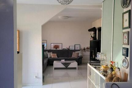 Haus Lauf an der Pegnitz - 4 Zimmer, 120 m&sup2;, 2.200&euro; | Angebot:24835503