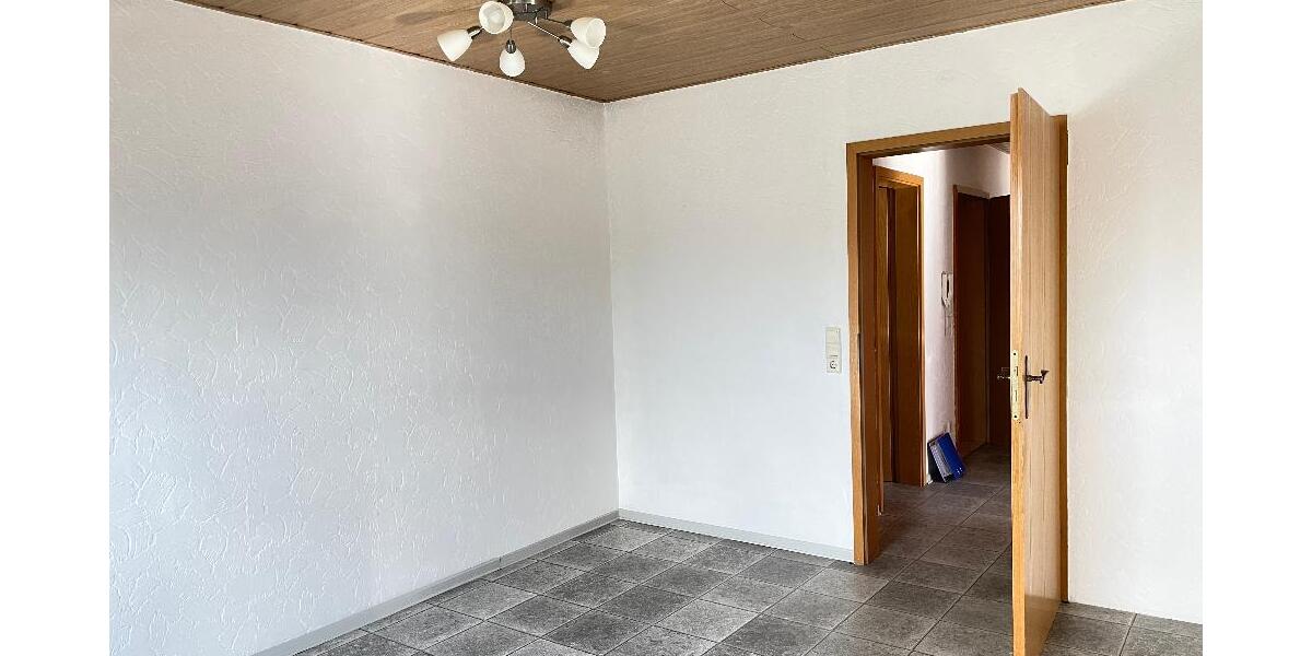 ## Über den Dächern von Gochsheim ## - Etagenwohnung Kraichtal Gochsheim | Angebot:26749041