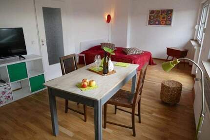 Möbliert: Terrasse+Wunderschön+gerade Wände:1 12 Zim. TH + FH + FLUGHAFEN + ZENTRUM gut erreichb 1 zimmer
