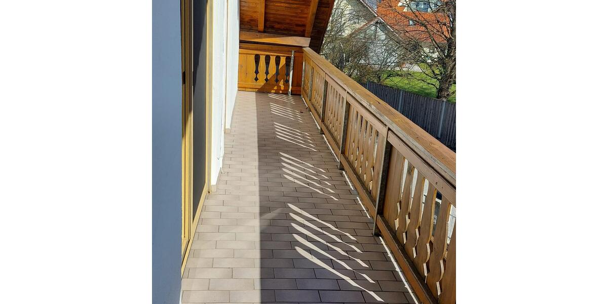 Dachgeschoßwohnung Niederaichbach - 4 Zimmer, 110 m&sup2;, 900&euro; | Angebot:25406645