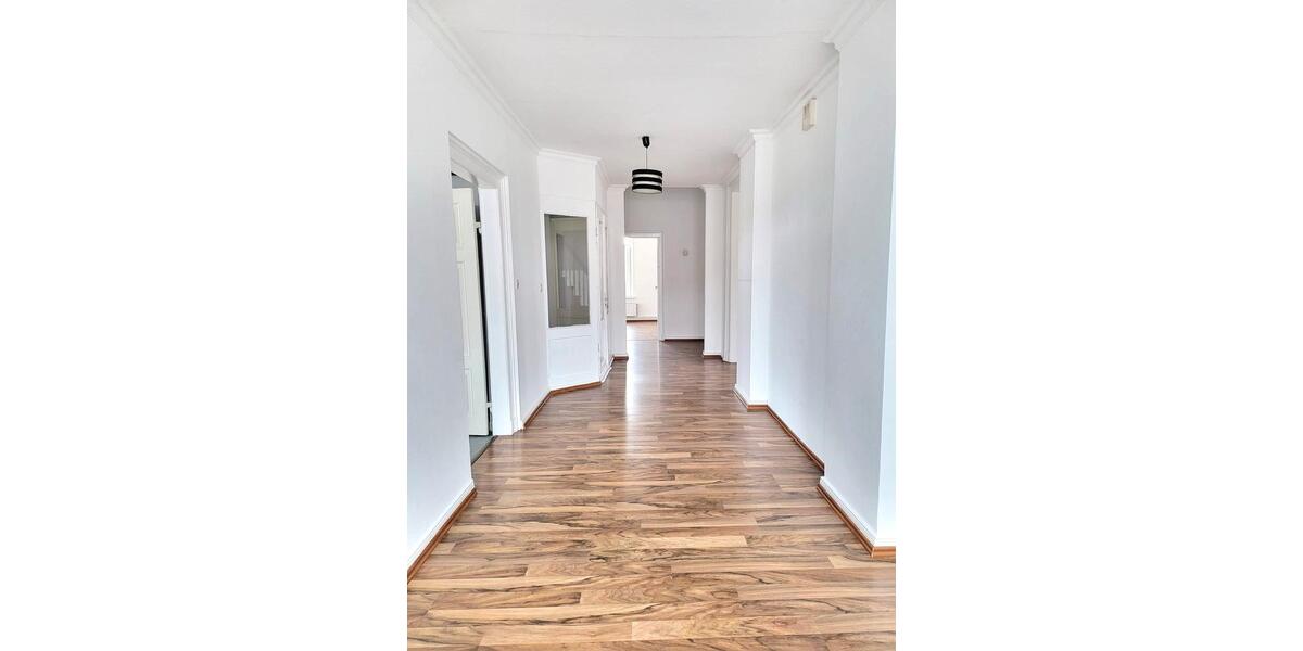 Schöne 134 qm Wohnung 4 zimmer