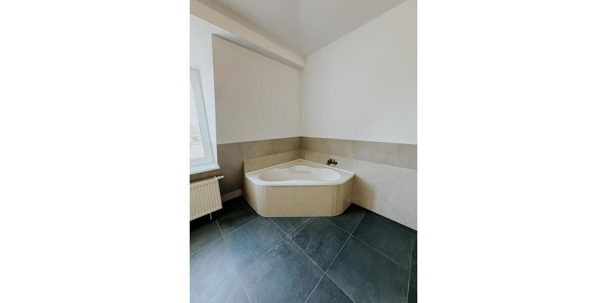 Dachgeschoßwohnung Oranienburg - 4 Zimmer, 135 m&sup2;, 2.050&euro; | Angebot:25795481