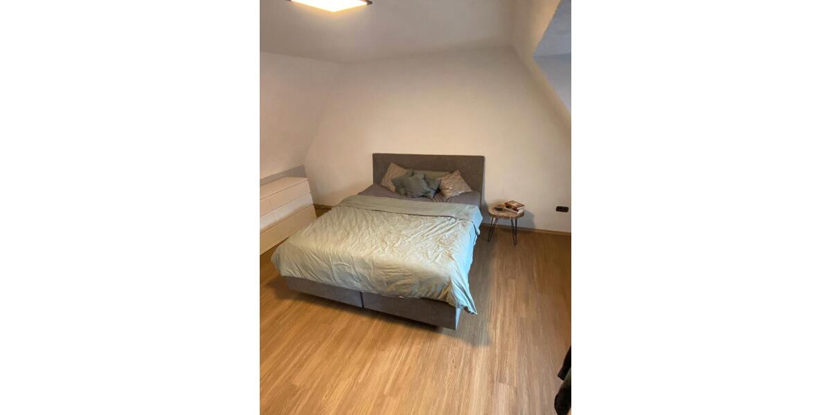 Etagenwohnung Albertshofen - 3 Zimmer, 110 m&sup2;, 850&euro; | Angebot:26644973