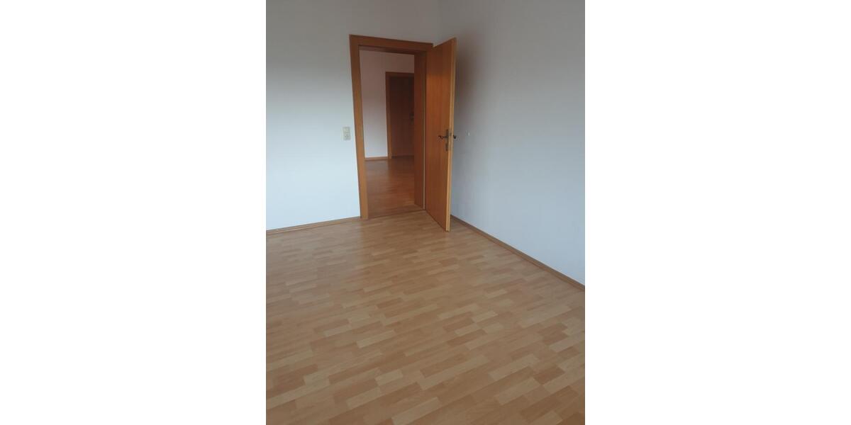 Etagenwohnung Waldmünchen - 4 Zimmer, 86 m&sup2;, 685&euro; | Angebot:25811075