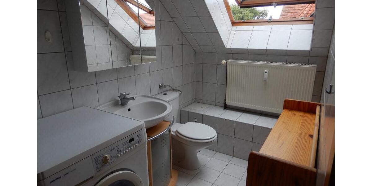 Dachgeschoßwohnung Stendal - 1 Zimmer, 30 m&sup2;, 300&euro; | Angebot:25229332