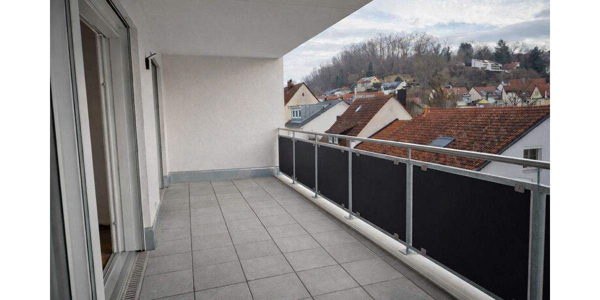 Etagenwohnung Lörrach Brombach - 3 Zimmer, 84 m&sup2;, 1.350&euro; | Angebot:24721524