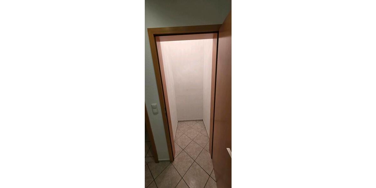 Etagenwohnung Niederwerrn - 3 Zimmer, 85 m&sup2;, 800&euro; | Angebot:26334778