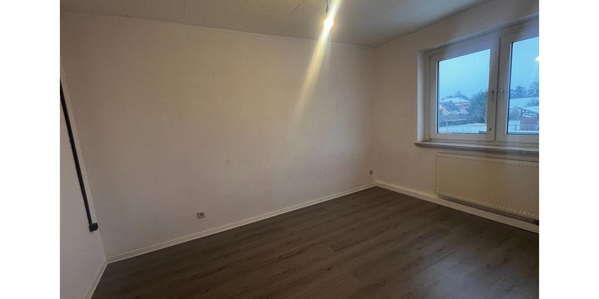 Etagenwohnung Frohburg - 4 Zimmer, 75 m&sup2;, 500&euro; | Angebot:25307272