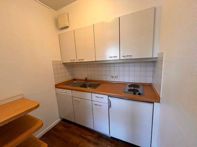 Gewerbeobjekt Ahrensburg - 8 Zimmer, 220 m&sup2;, 2.500&euro; | Angebot:25705655