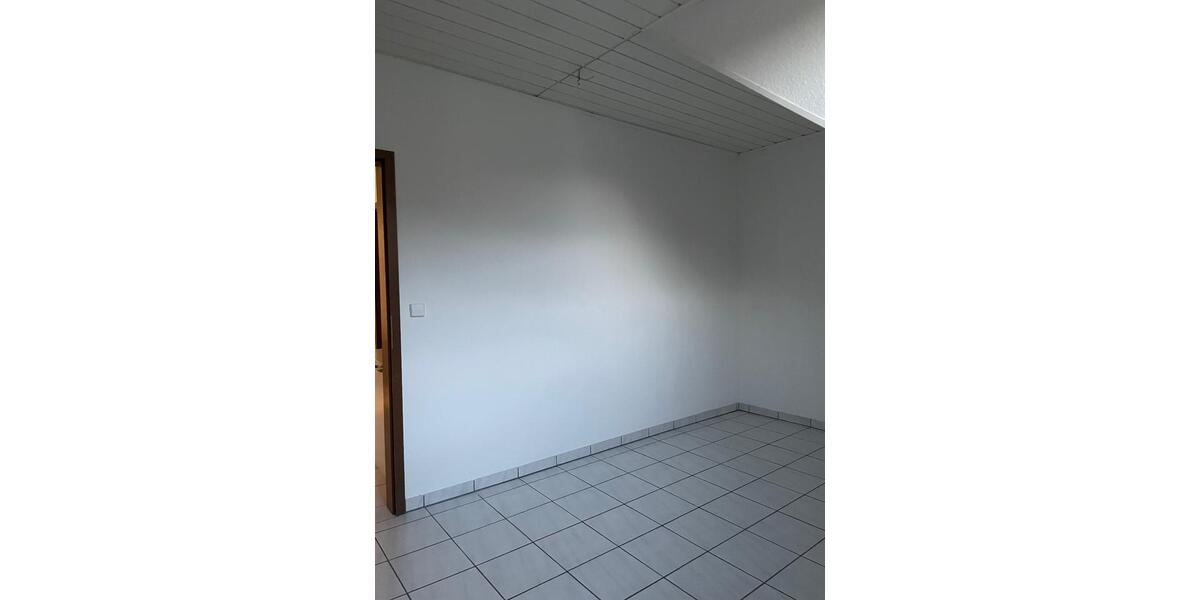 Dachgeschoßwohnung Gaugrehweiler - 3 Zimmer, 110 m&sup2;, 840&euro; | Angebot:25965351