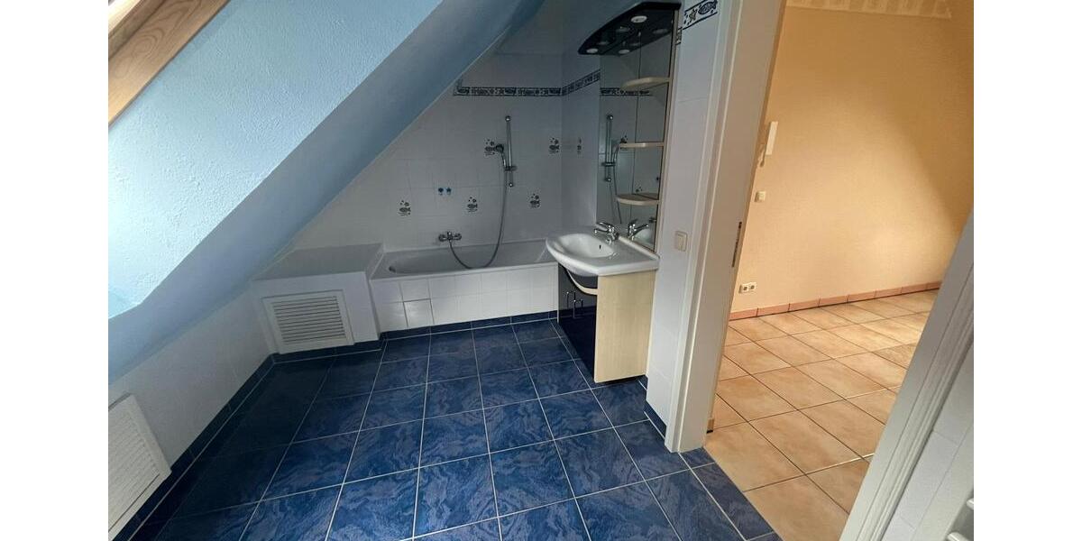 Dachgeschoßwohnung Tangerhütte - 2 Zimmer, 71 m&sup2;, 390&euro; | Angebot:26236715