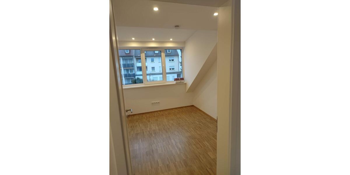 Dachgeschoßwohnung Schweinfurt Haardt - 3 Zimmer, 80 m&sup2;, 1.150&euro; | Angebot:25292318