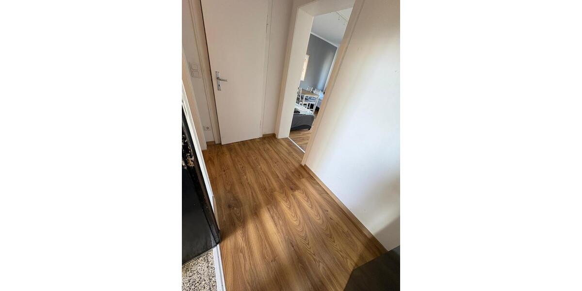 Großzügige Wohnung zu vermieten 4 zimmer