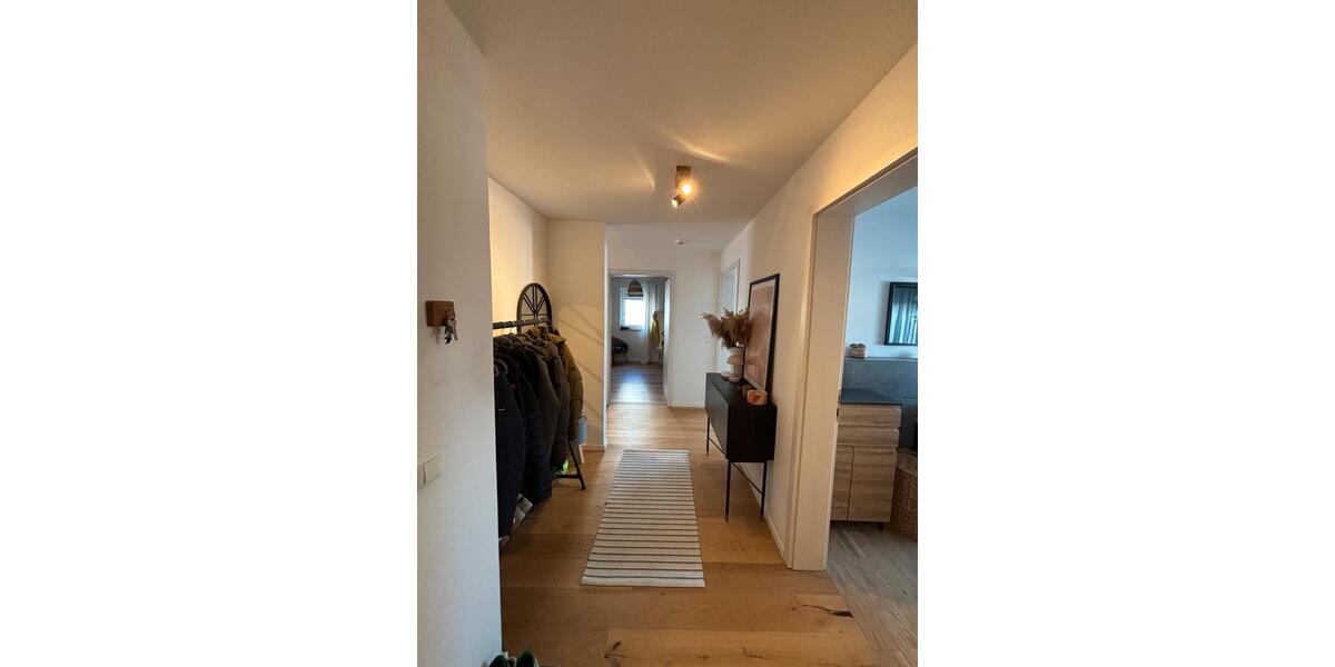 Etagenwohnung Dingolfing - 4 Zimmer, 105 m&sup2;, 1.100&euro; | Angebot:26703588