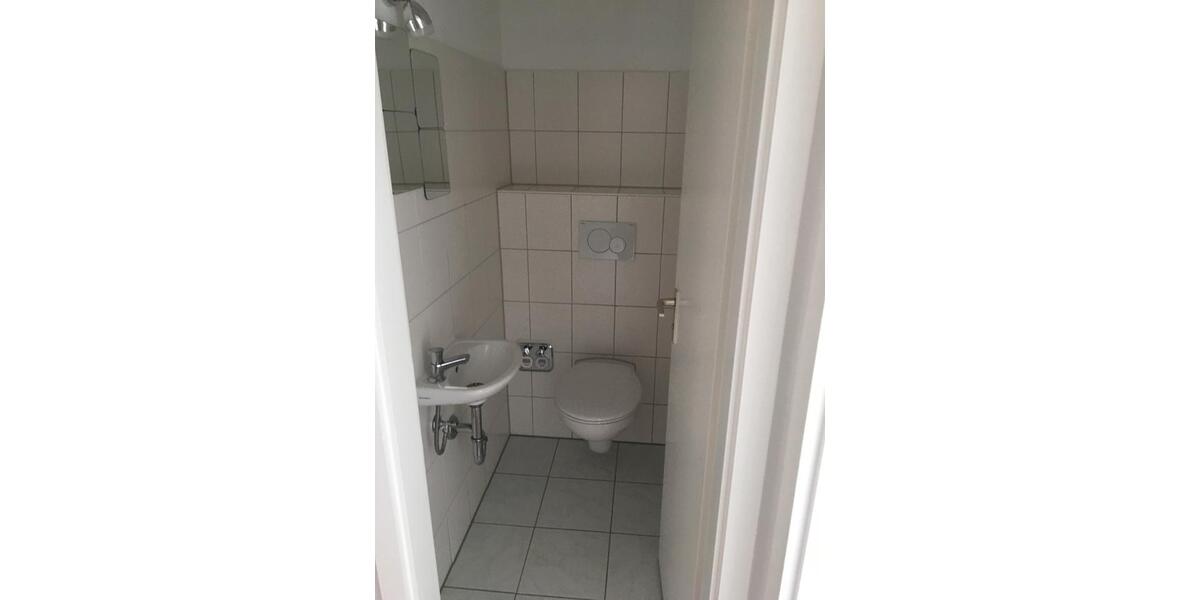 Gut geschnittene Altbauwohnung mit Platz für die ganze Familie! 4 zimmer