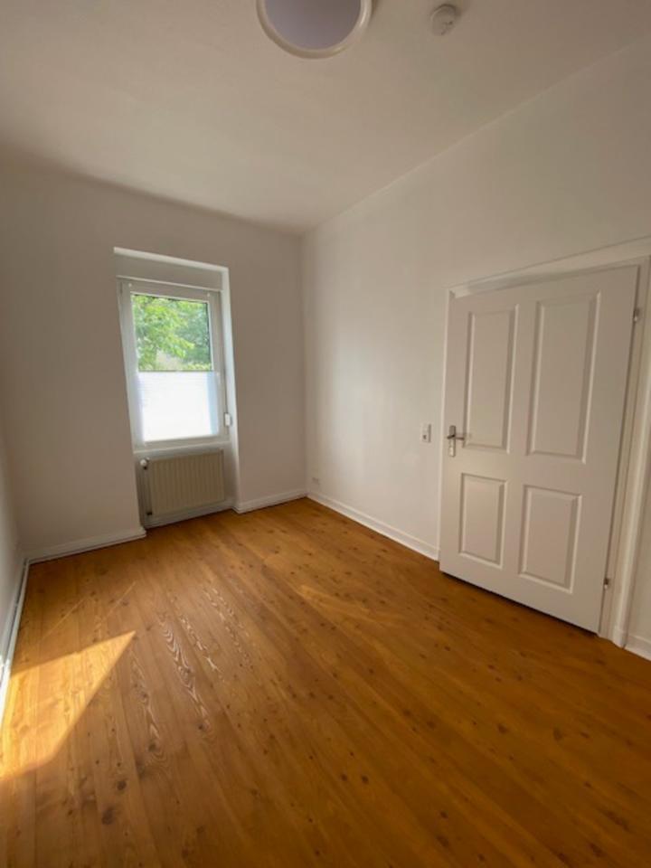 1 Zimmer für eine FRAU in 3er-WG