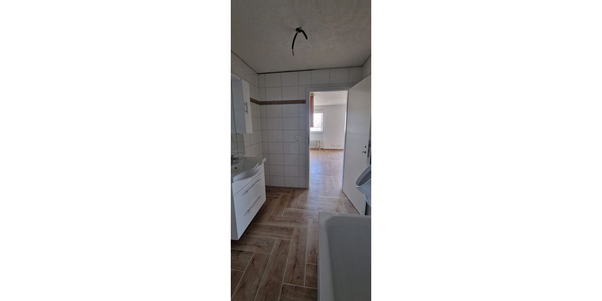 Neu sanierte grosse 3+-Zimmer Whg. Zentrum Grenzach mit BalkonLift - nagelneue Küche - Etagenwohnung Grenzach-Wyhlen Wyhlen | Angebot:26217196