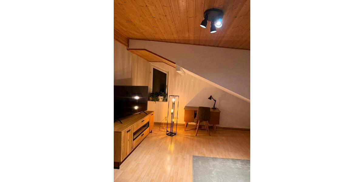 Dachgeschoßwohnung Hofbieber - 3 Zimmer, 100 m&sup2;, 850&euro; | Angebot:23717072