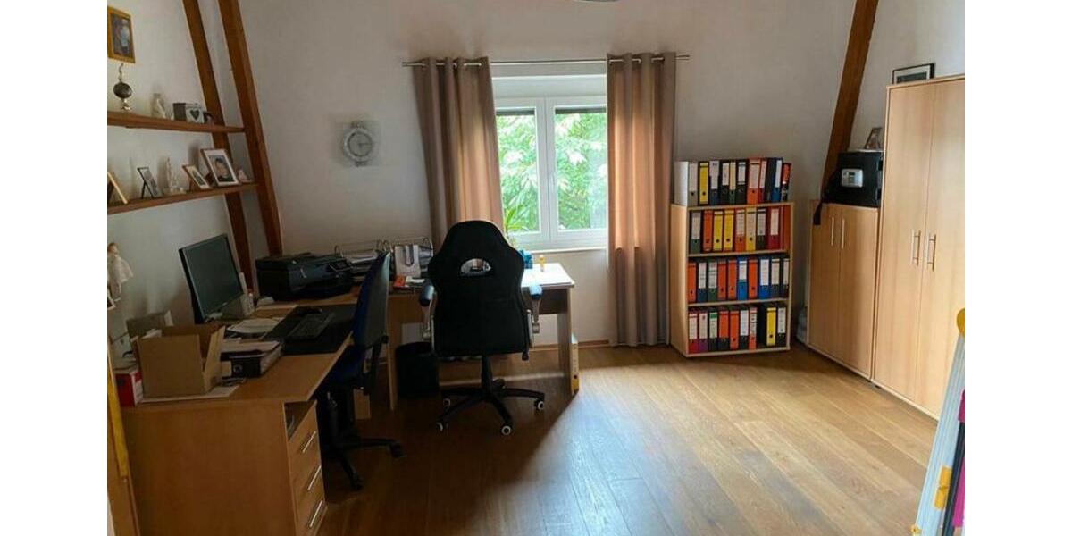Etagenwohnung Schallstadt - 5 Zimmer, 180 m&sup2;, 2.550&euro; | Angebot:25990826