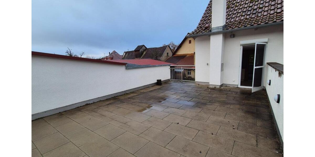 Gepflegte 4,5 Zi. Maisonette Wohnung mit großer Dachterrasse 4.5 zimmer